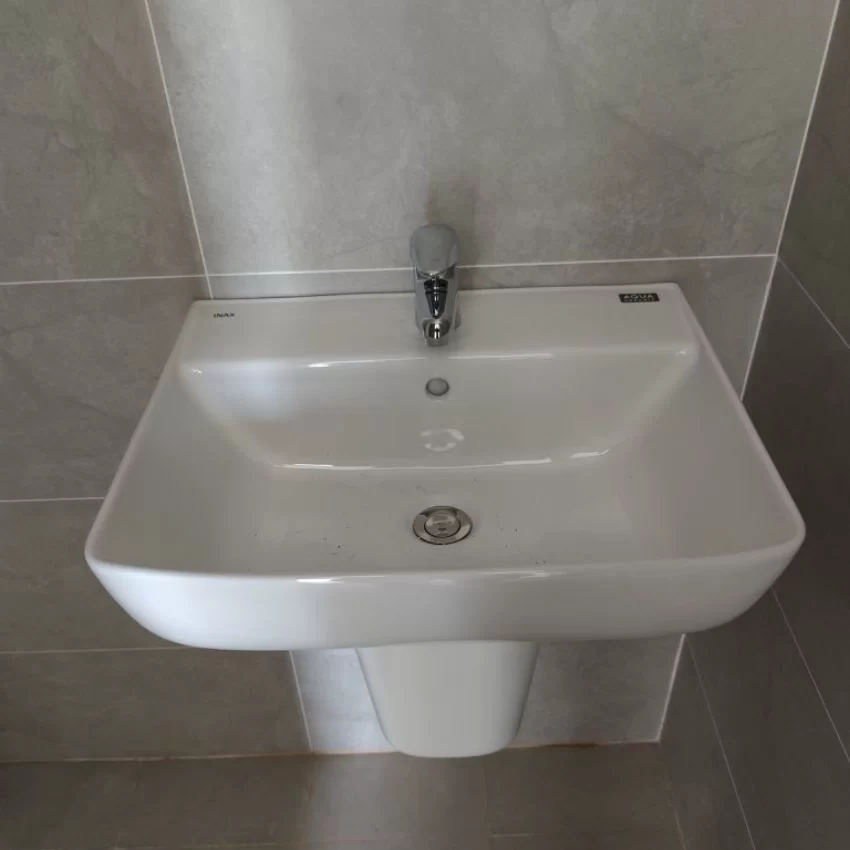 AL-312V – Men trắng sáng Aqua Ceramic Chậu lavabo AL-312V màu trắng sáng