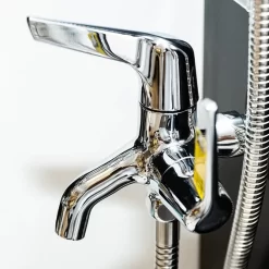 Bộ vòi sen tắm lạnh INAX BFV-17-4C (BFV174C)