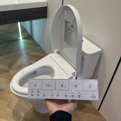 Bồn cầu 1 khối TOTO MS857CDW23 nắp điện tử Washlet S7 TCF47360GAA giấu dây