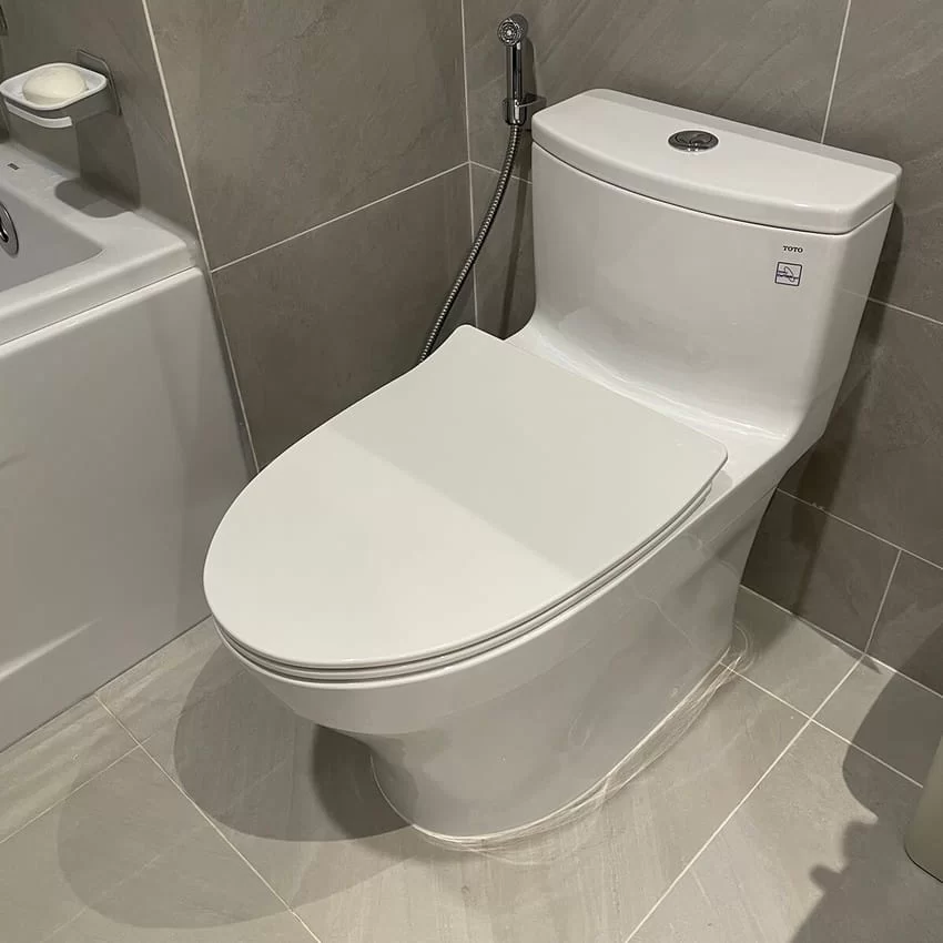 Bồn cầu 1 khối TOTO MS885DT8 nắp đóng êm TC600VS 29 Thiết kế hiện đại của bồn cầu TOTO MS885DT8 - SKU MS885DT8#XW