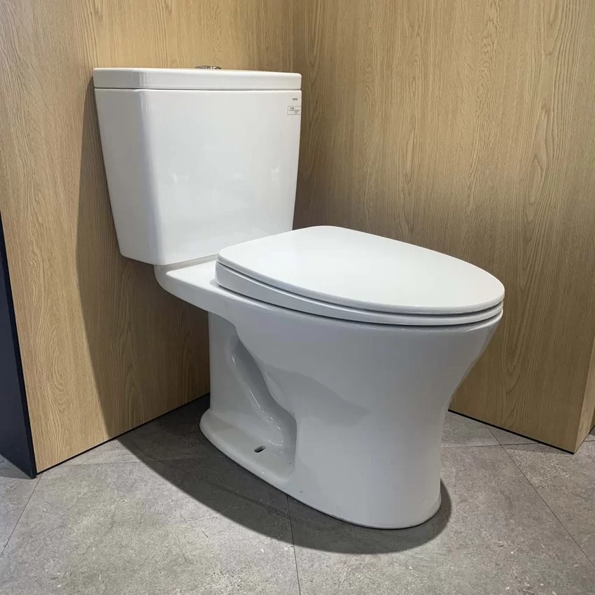Bồn cầu 2 khối TOTO CS735DT10 Bồn cầu 2 khối TOTO CS735DT10 nắp đóng êm TC395VS