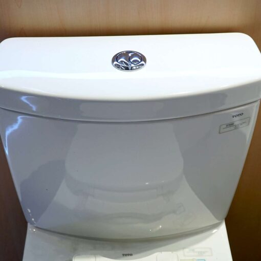 Bồn cầu 2 khối TOTO CS769DRT3 nắp đóng êm TC385VS