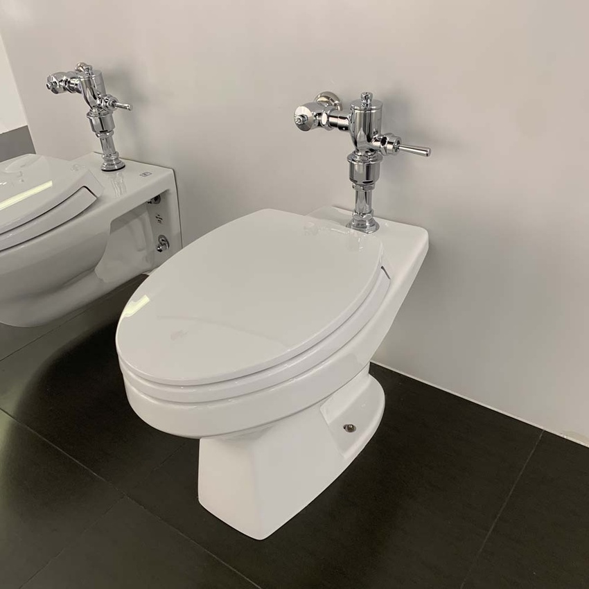 Bồn cầu đặt sàn nắp êm TOTO CW705ENJ - Mẫu 2