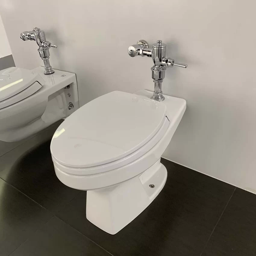 Bồn cầu đặt sàn nắp êm TOTO CW705ENJ (van xả trực tiếp) 19 Bồn cầu đặt sàn nắp êm TOTO CW705ENJ - Mẫu 2