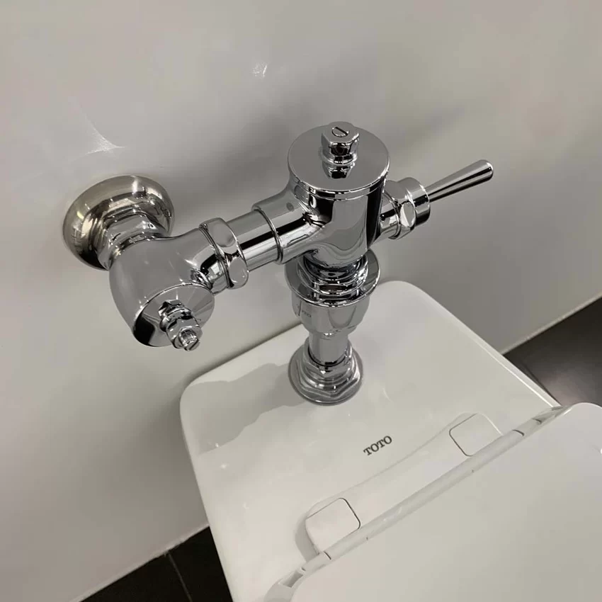 Bồn cầu đặt sàn nắp êm TOTO CW705ENJ (van xả trực tiếp) 8 Bồn cầu đặt sàn nắp êm TOTO CW705ENJ (van xả trực tiếp)