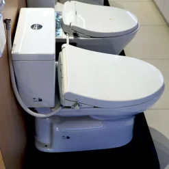 Bồn cầu TOTO CS302DE4 2 khối nắp rửa cơ TCW1211A