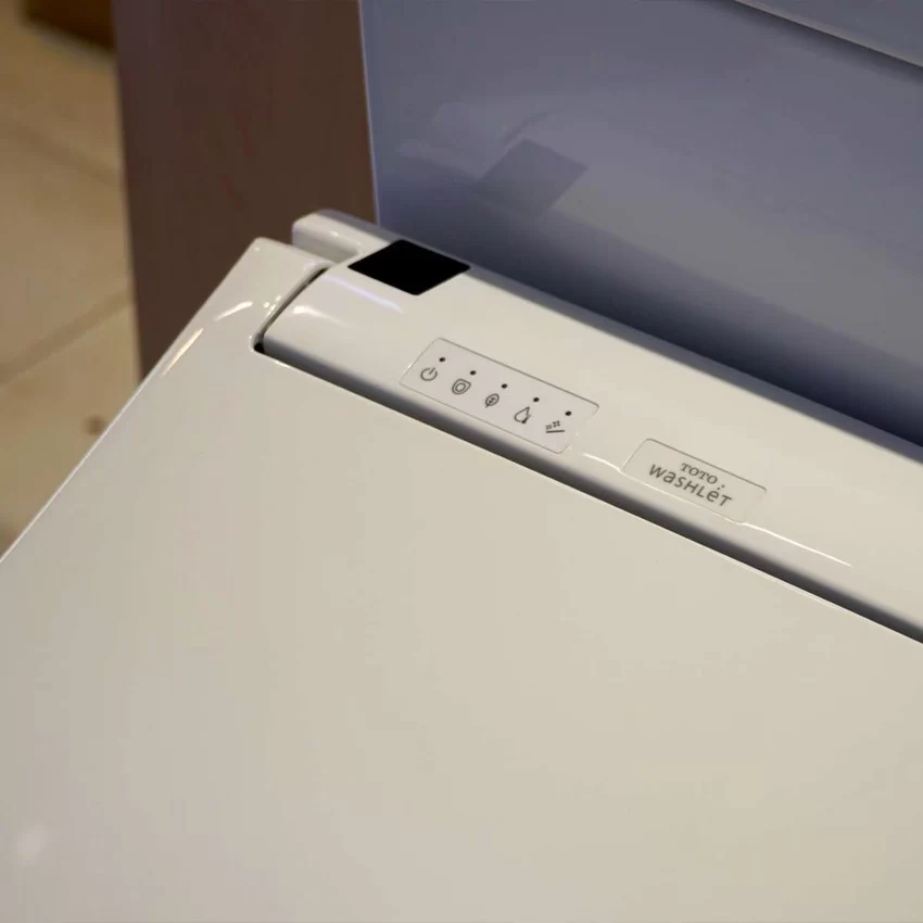 Bồn cầu TOTO CS302DW14 2 khối nắp điện tử Washlet C5 TCF24410AAA 11 Bồn cầu TOTO CS302DW14 2 khối nắp điện tử Washlet C5 TCF24410AAA