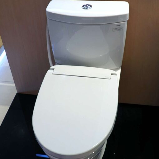 Bồn cầu TOTO CS769DRE2 2 khối nắp rửa cơ TCW07S
