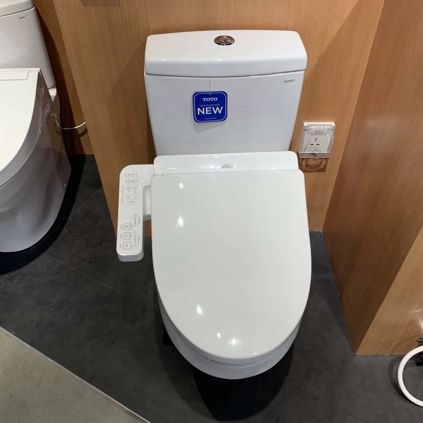 Bồn cầu TOTO CS948DW18 2 khối nắp điện tử TCF23710AAA Washlet C2 cơ bản 4 Bồn cầu TOTO CS948DW18 2 khối nắp điện tử TCF23710AAA Washlet C2 cơ bản