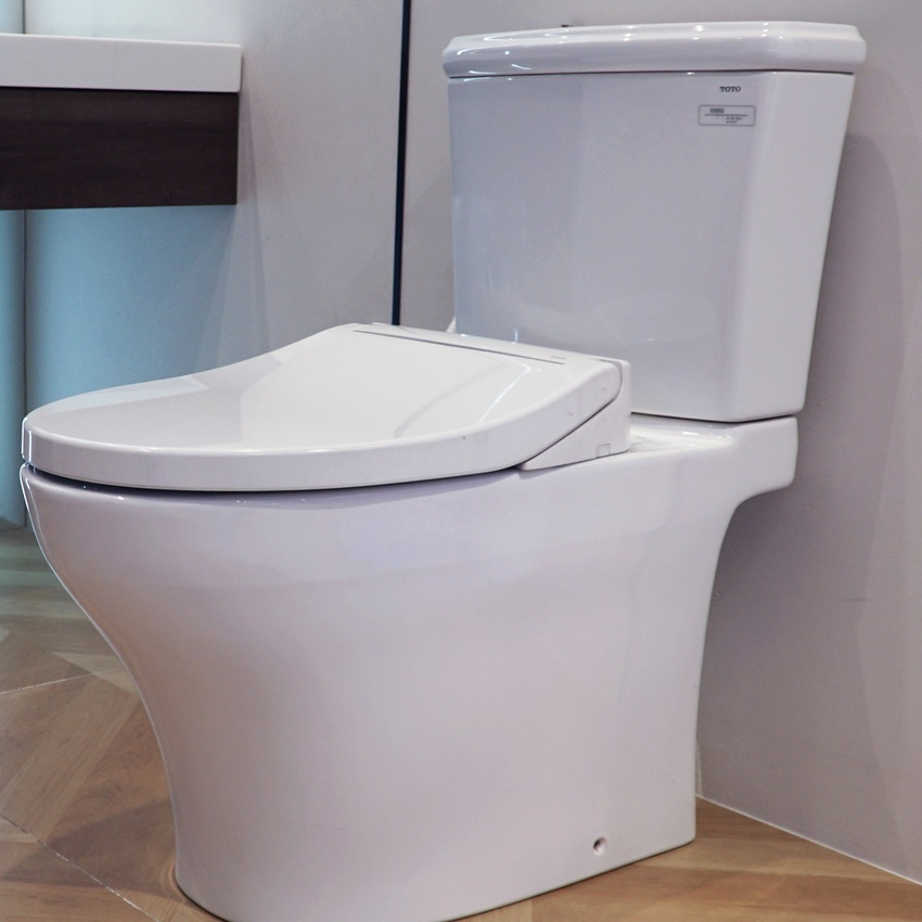 Nắp rửa cơ TCW07S của bồn cầu TOTO CS986GE2