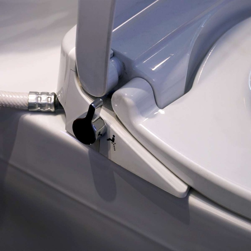 Bồn cầu TOTO MS885DE2 trong phòng tắm Bồn cầu TOTO MS885DE2 trong phòng tắm