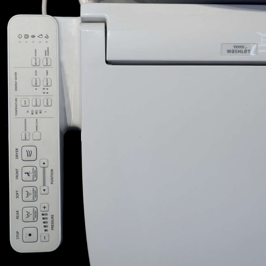 Bồn cầu TOTO MS889DRW16 1 khối trong không gian hiện đại