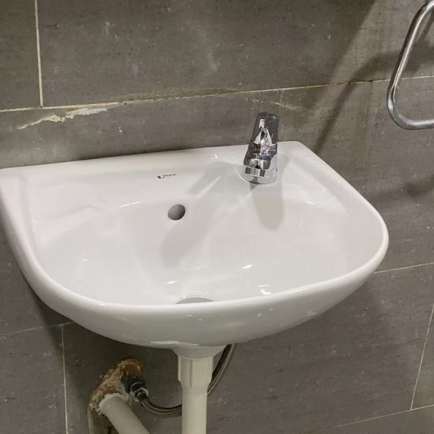 Chậu rửa lavabo treo tường INAX L-280V (L280V) 3 chau lavabo treo tuong inax l 280v 4