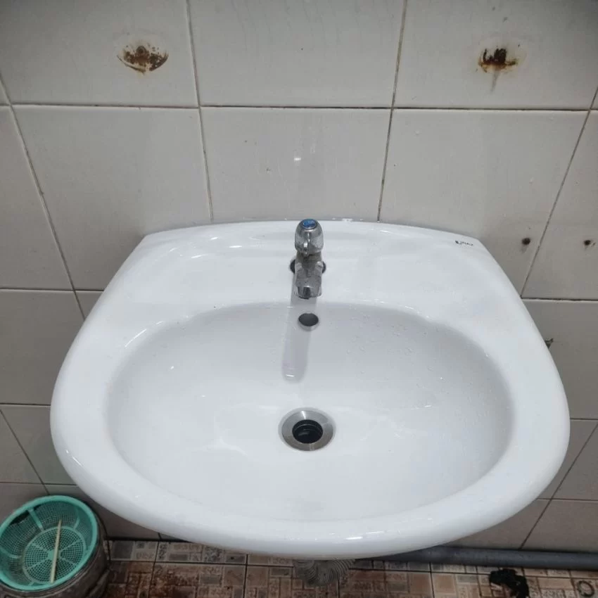 Chậu rửa lavabo treo tường INAX L-284V Chậu rửa lavabo treo tường INAX L-284V - hình ảnh 3