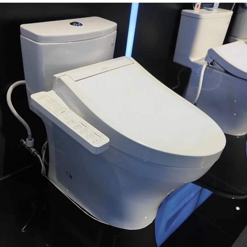 Nắp bồn cầu thông minh Washlet C2 TOTO TCF23460AAA (W17) dành cho bồn cầu giấu dây 13 Cận cảnh nắp bồn cầu thông minh Washlet C2 TOTO TCF23460AAA