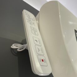 Nắp rửa điện tử thông minh INAX CW-H18VN (CWH18VN)