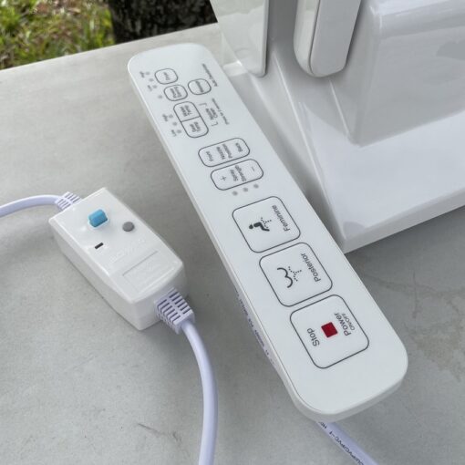 Nắp rửa điện tử thông minh INAX CW-H18VN (CWH18VN)