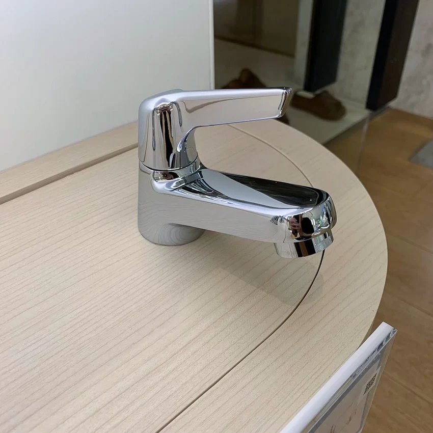 INAX LFV-17 – Mặt chính Vòi lavabo lạnh INAX LFV-17 mặt chính