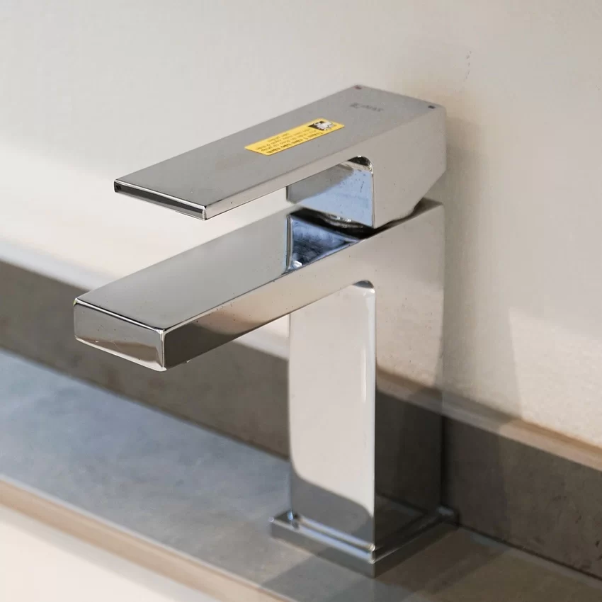 Vòi chậu lavabo nóng lạnh INAX LFV-402S (LFV402S) 12 voi chau lavabo nong lanh inax lfv 402s 17