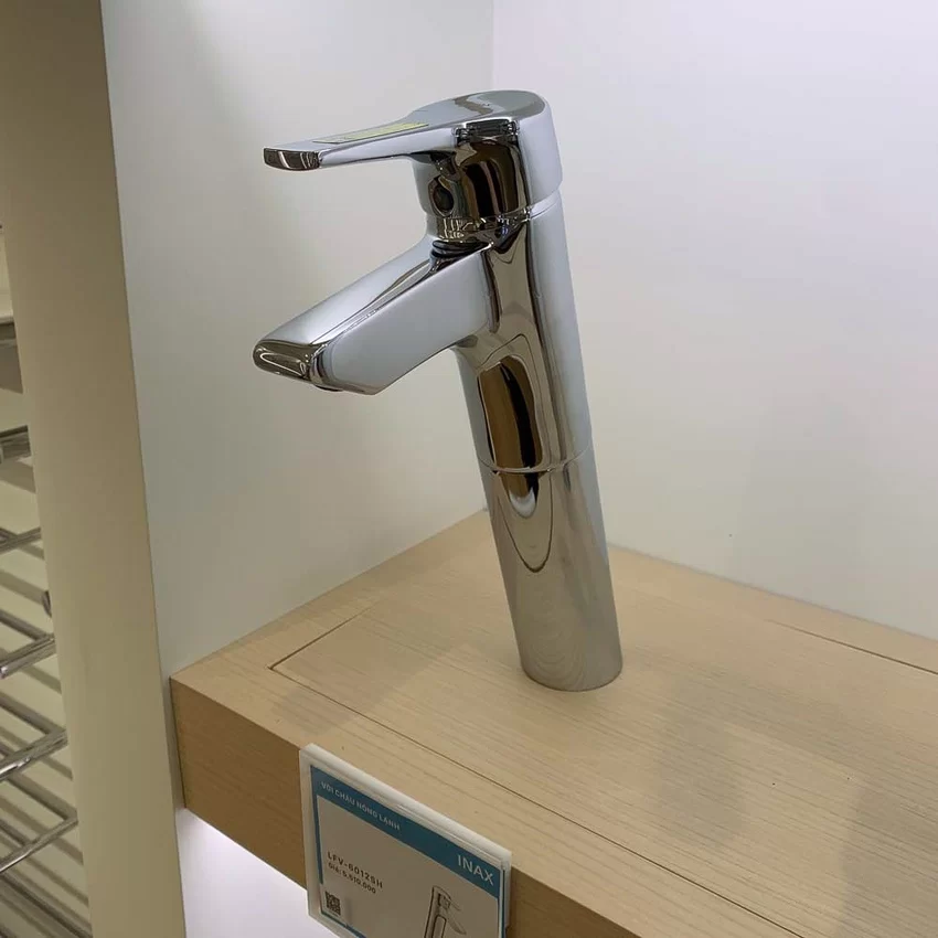 Bề mặt Crôm sáng bóng, dễ vệ sinh Vòi INAX LFV-6012SH mạ Crôm sáng bóng
