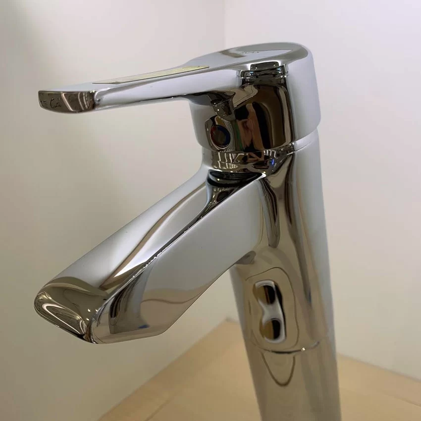 Hình ảnh thực tế vòi nóng lạnh INAX LFV-6012SH Hình ảnh thực tế vòi lavabo nóng lạnh INAX LFV-6012SH