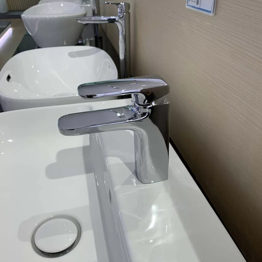 Hình ảnh thực tế vòi nóng lạnh INAX LFV-632S Vòi lavabo nóng lạnh INAX LFV-632S thực tế