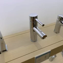 Vòi chậu lavabo nóng lạnh INAX LFV-8000S (LFV8000S) 38 voi chau lavabo nong lanh inax lfv 8000s 3