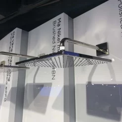 Bát sen tắm gắn tường TOTO TBW08003A (vuông, 300 mm) 31 Bát sen tắm gắn tường TOTO TBW08003A (vuông, 300 mm)