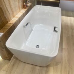 Bồn tắm đặt sàn TOTO PJY1724WHPWEN#GW GALALATO 1m7 tay vịn trắng bóng