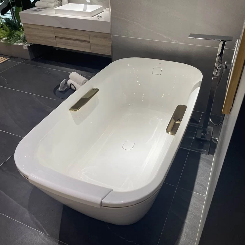 Bồn tắm đặt sàn TOTO PJY1886HPWMGE#GW GALALATO 1m8 tay vịn 21 Hải Yến Home mang đến sản phẩm chất lượng