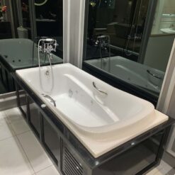 Bồn tắm massage TOTO PPYK1760ZRHPNE#P TVBF412 DB505R-2B ngọc trai 1m7 tay vịn gồm bộ xả thải