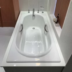 Bồn tắm TOTO FBY1720NHPE#W TVBF412 DB505R-2B gang tráng men 1m7 tay vịn gồm bộ xả thải 20 Bồn tắm TOTO FBY1720NHPE#W TVBF412 DB505R-2B gang tráng men 1m7 tay vịn gồm bộ xả thải