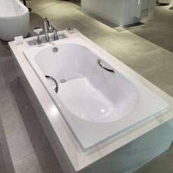 Bồn tắm TOTO PAY1510HV#W nhựa 1m5 tay vịn