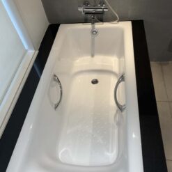 Bồn tắm TOTO PPY1780HPE#P DB505R-3B TVBF412 ngọc trai 1m7 tay vịn gồm bộ xả thải