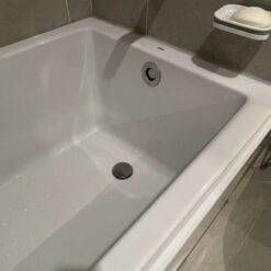 Bồn tắm yếm TOTO PAY1525VC#W TVBF411 nhựa 1m5 gồm bộ xả thải