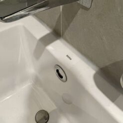 Bồn tắm yếm TOTO PAY1525VC#W TVBF411 nhựa 1m5 gồm bộ xả thải