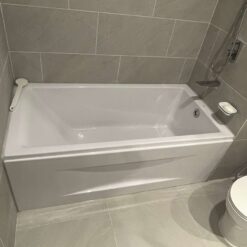 Bồn tắm yếm TOTO PAY1525VC#W TVBF411 nhựa 1m5 gồm bộ xả thải