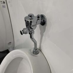 Bồn tiểu nam TOTO U104W/F DU601SRR treo tường kèm van xả nhấn