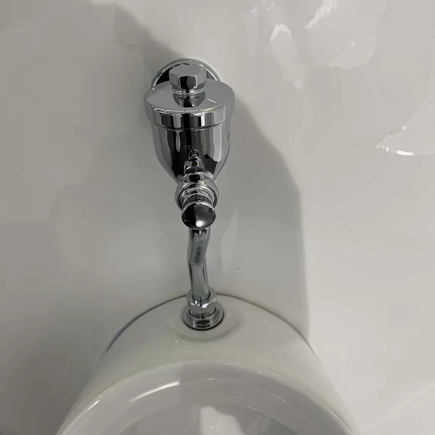 Bồn tiểu nam TOTO U104W/F DU601SRR treo tường kèm van xả nhấn 12 Bồn tiểu nam TOTO U104W/F DU601SRR treo tường kèm van xả nhấn