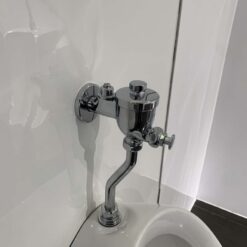 Bồn tiểu nam TOTO U104W/F DU601SRR treo tường kèm van xả nhấn