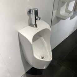 Bồn tiểu nam TOTO UT557T treo tường