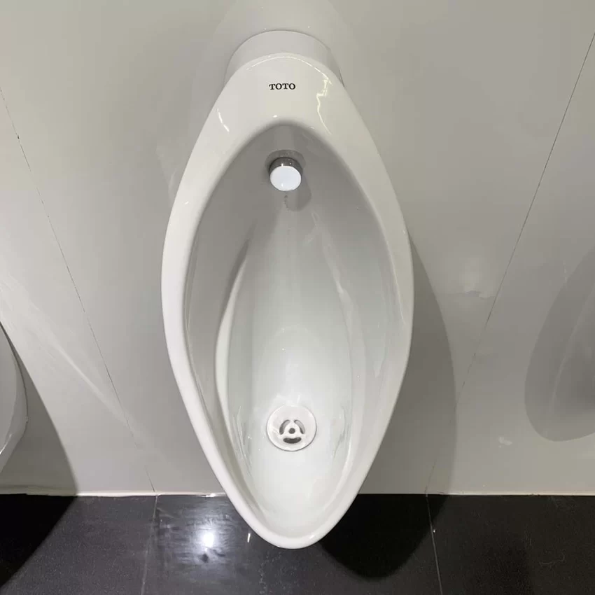 Thiết kế hiện đại Thiết kế hiện đại của Bồn tiểu nam TOTO UT904HR