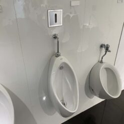 Bồn tiểu nam TOTO UT904R treo tường xả 0.5L đường cấp nước trên