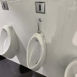 Bồn tiểu nam TOTO UT904R treo tường xả 0.5L đường cấp nước trên