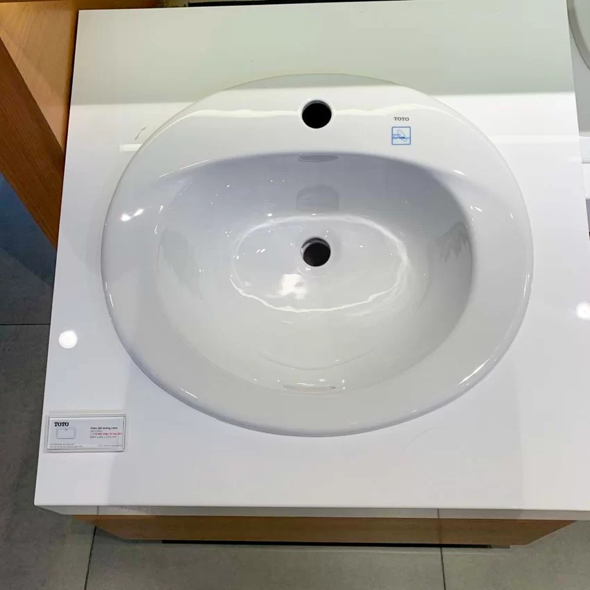 TOTO L501C với kiểu dáng hiện đại TOTO L501C với kiểu dáng hiện đại