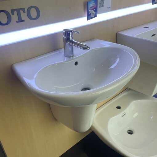 Chậu lavabo treo tường TOTO LHT240CS chân lửng