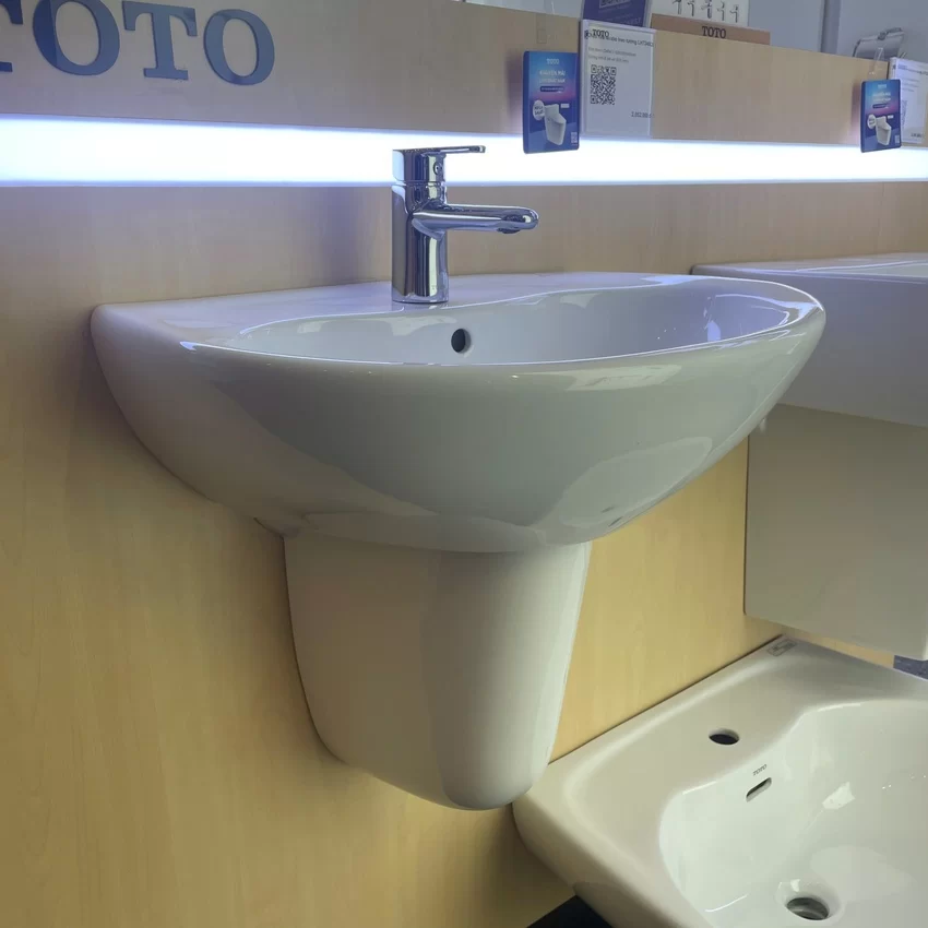 Chậu lavabo treo tường TOTO LHT240CS chân lửng 19 Thiết kế chân lửng TOTO LHT240CS SKU: LHT240CS