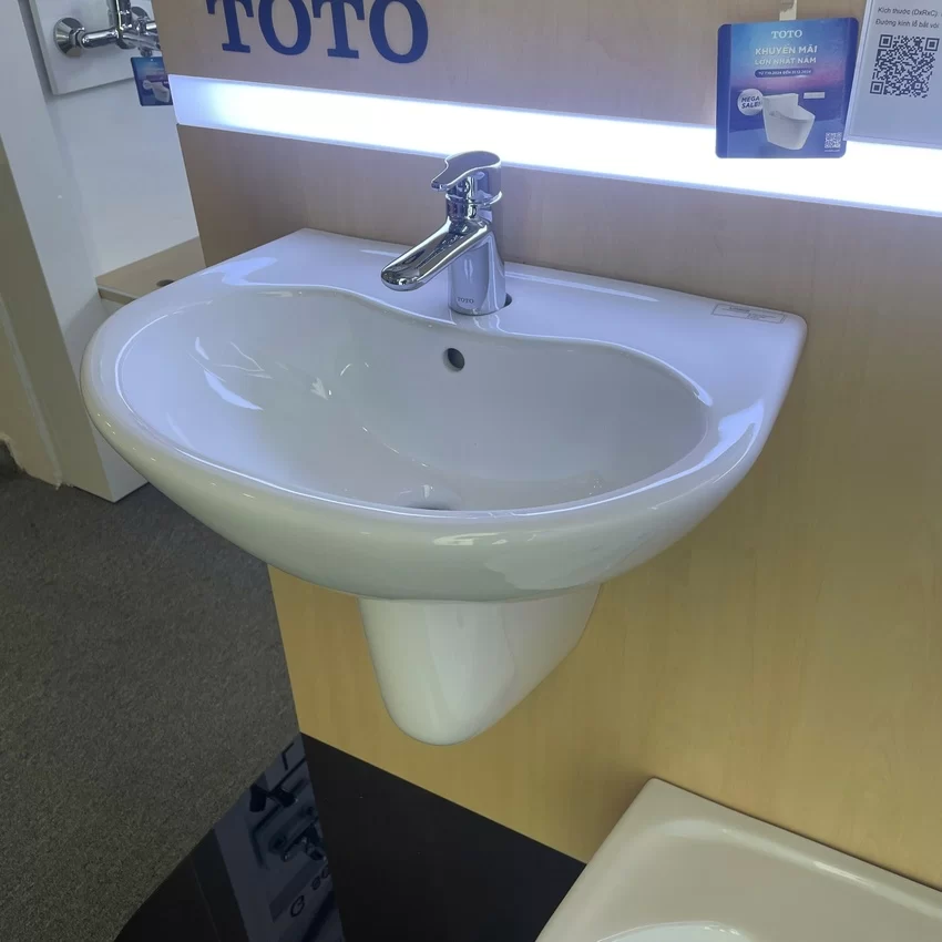 Chậu lavabo treo tường TOTO LHT240CS chân lửng 6 Chậu lavabo treo tường TOTO LHT240CS chân lửng