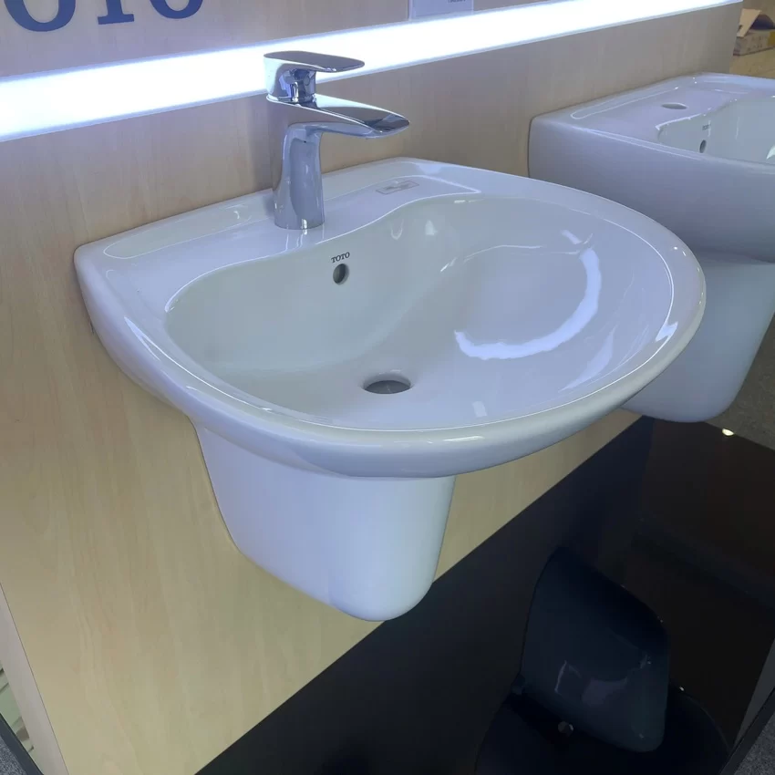 Chậu lavabo treo tường TOTO LHT300CR LHT300CR Chậu lavabo treo tường TOTO LHT300CR