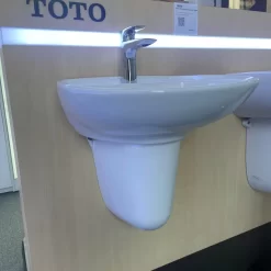 Chậu lavabo treo tường TOTO LHT300CR chân lửng 15 Chậu lavabo treo tường TOTO LHT300CR chân lửng